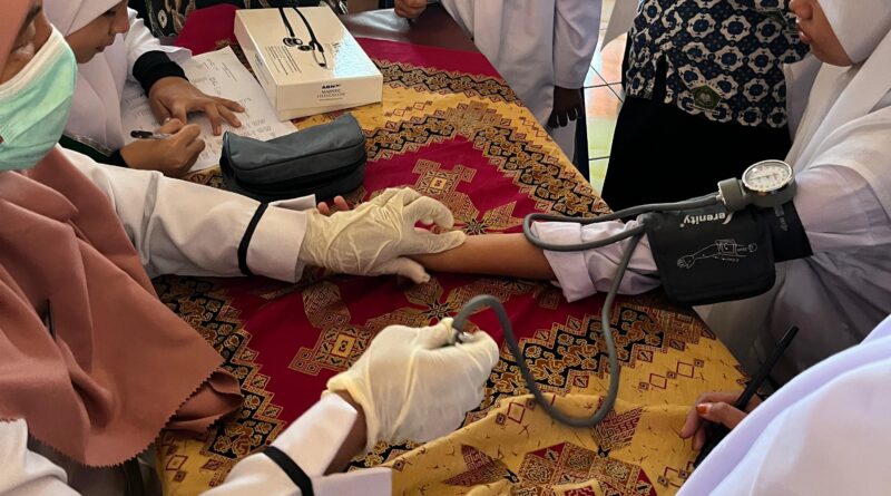 Pemeriksaan Kesehatan Gratis untuk Siswa MTsN 3 Kukar oleh Puskesmas Muara Jawa