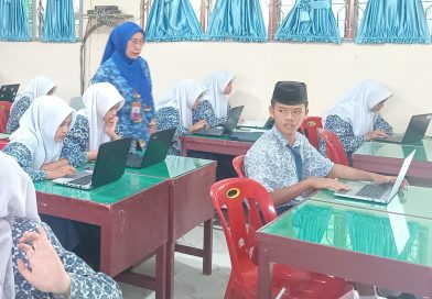 Mantapkan Persiapan Ujian, MTsN 2 Labuhanbatu Utara Laksanakan Simulasi TKA Berbasis CBT