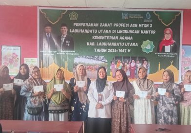Peduli Sesama, ASN Kemenag Labura Salurkan Zakat Mal di MTsN 2 Labura