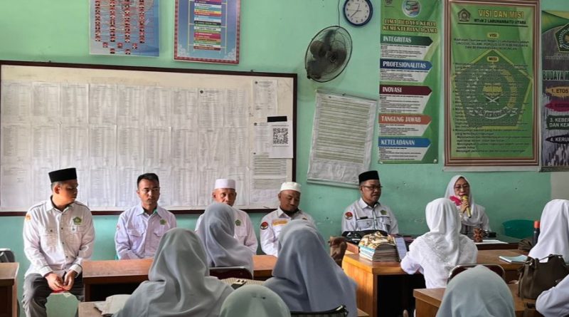 Hari Pertama Masuk, Kemenag Labura Gelar Sidak di MTsN 2 Labura