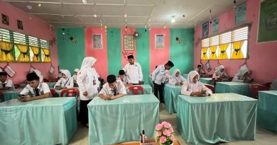 Pastikan Ujian Berjalan Lancar, Kakankemenag Labuhanbatu Utara Tinjau MTsN 2 Labura