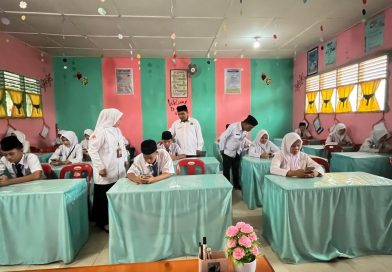 Pastikan Ujian Berjalan Lancar, Kakankemenag Labuhanbatu Utara Tinjau MTsN 2 Labura